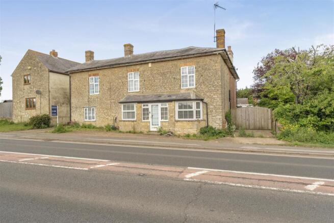 Sunnyside, 85 Watling Street, Potterspury (18).jpg