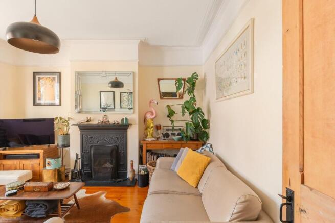 0M4PTSE - Living Room E.jpg