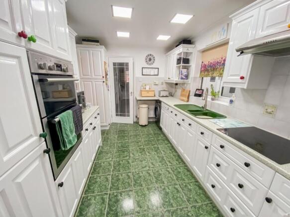 Kitchen.JPG