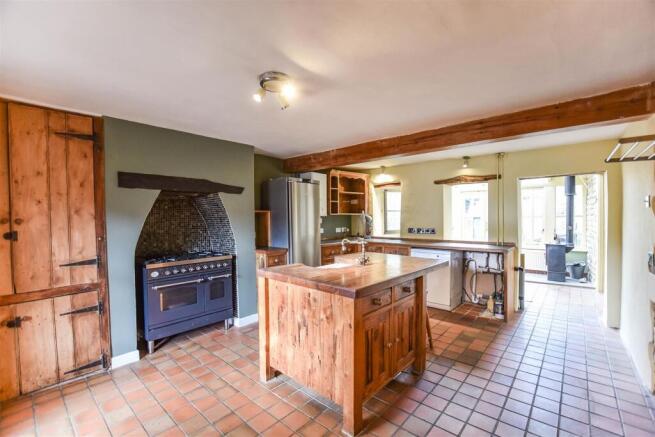 Kitchen.JPG
