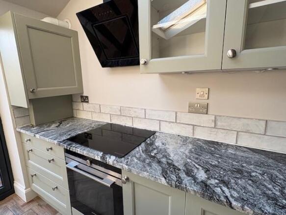 3 bed House to rent Image 4