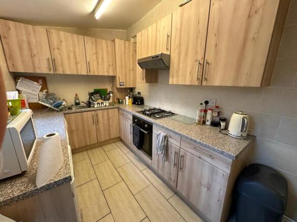 5 bed Terraced to rent Image 8