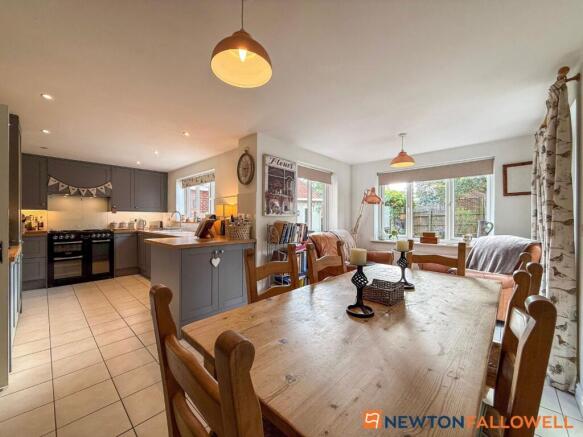 Open Plan Living/Dining Kitchen