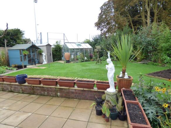 Corner Plot Gardens