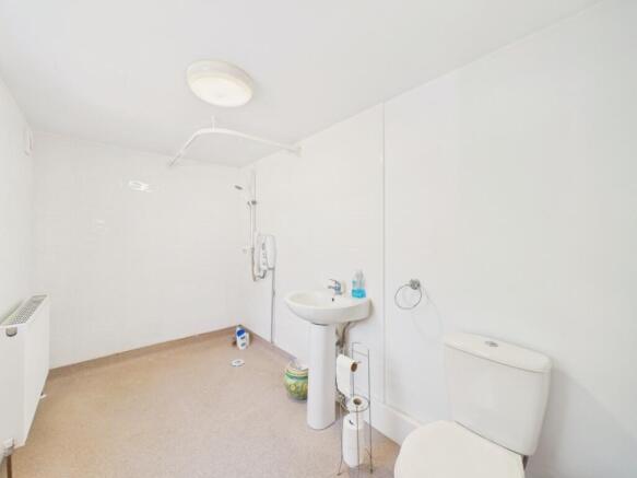 3 bed Terraced for sale Image 9