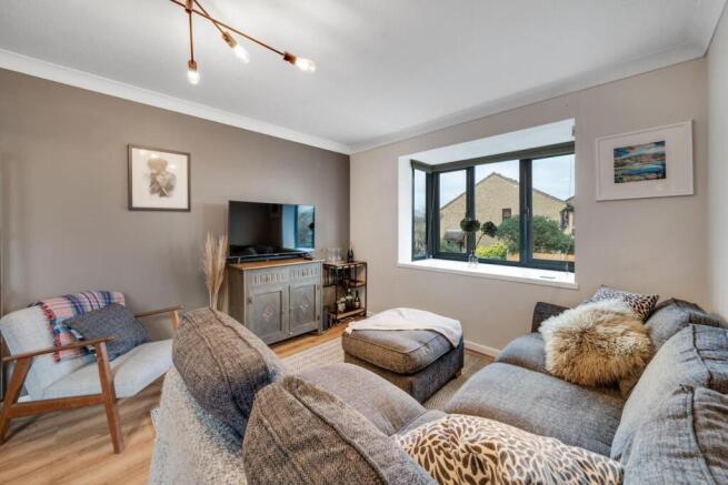 07-27ec81909 - PropWPen - NS - 2 Ashurst Close SE2