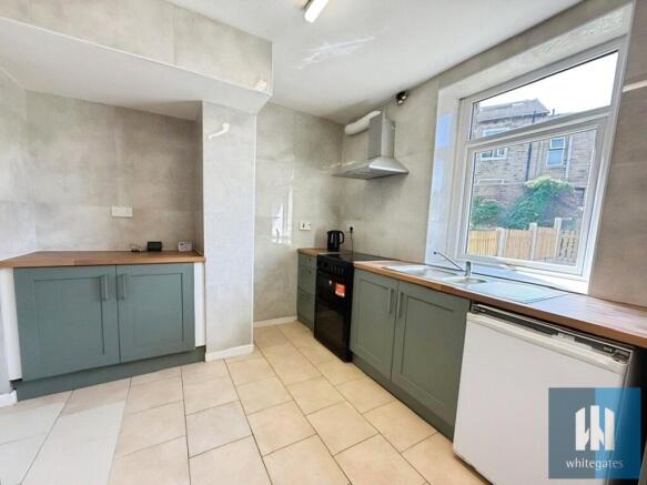 2 bed Terraced to rent Image 5