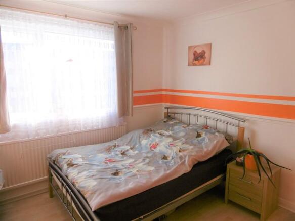 Bedroom 2 (FRONT)