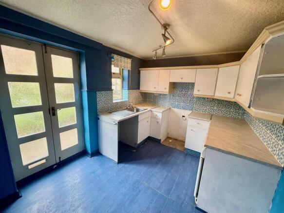 kitchen 2.jpg