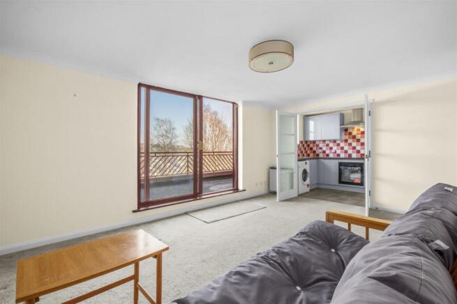 26 Ripley Close, HP13 5LF-6.jpg