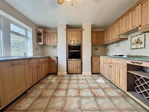 3 bed Terraced for sale Image 7
