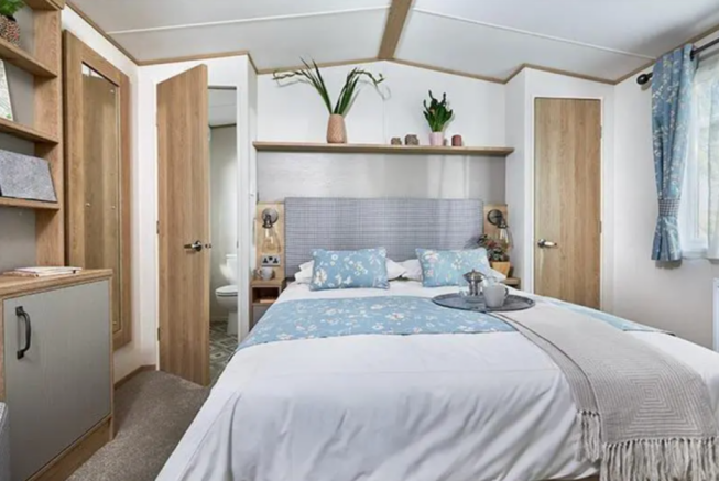 Abi Windermere Main Bedroom At Oakwood Retreat Cou
