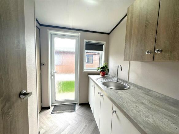 2 bed Park Home for sale Image 12