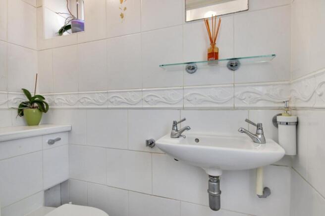 Cloakroom/Wc