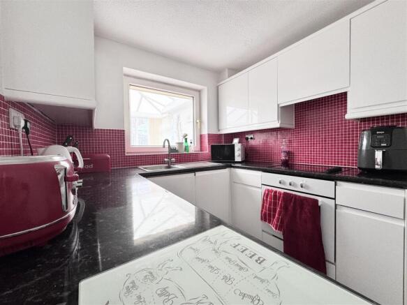 3 bed Detached for sale Image 8