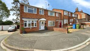 8, Alfonso Close, Aldershot GU12 4HJ