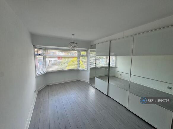 3 bed Semi-Detached to rent Image 8
