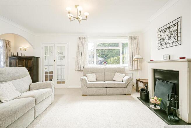 house-duncan-road-burgh-heath-105.jpg