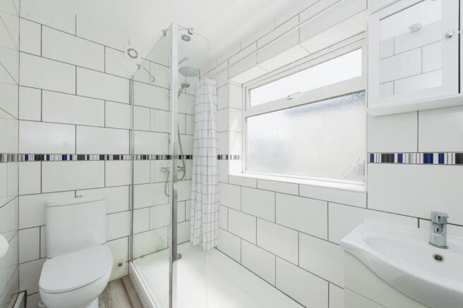 2 bed Terraced to rent Image 5
