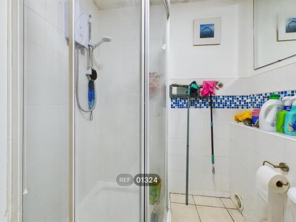 2 bed Apartment to rent Image 9