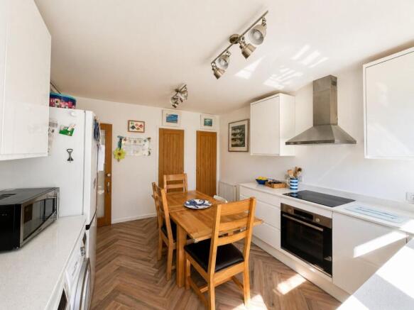 26 Howmead - Kitchen2.jpeg