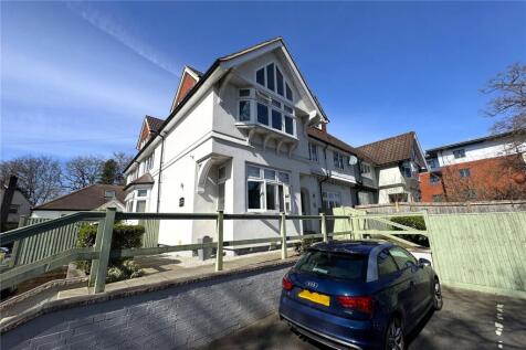 Clockhouse Road, Farnborough, Hampshire, GU14