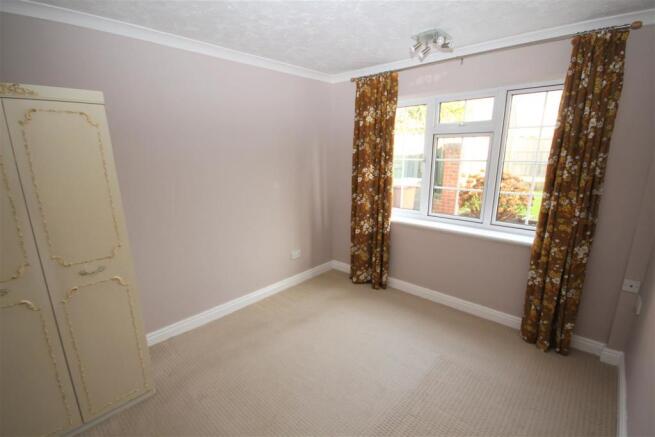 bedroom 1 .jpg