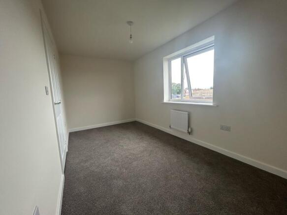 2 bed Semi-Detached to rent Image 6