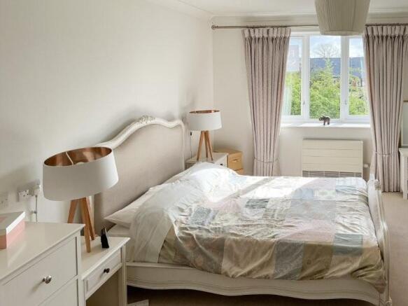 1 bed Retirement Property for sale Image 8