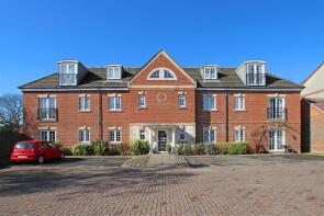 14, Wolfe Close, Chichester PO19 6BY