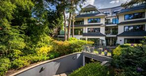 Flat 7, 150 Strata, Canford Cliffs Road, Poole BH13 7ER