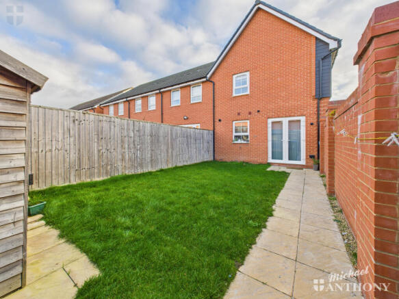 CAM03852G0-PR0482-STILL016