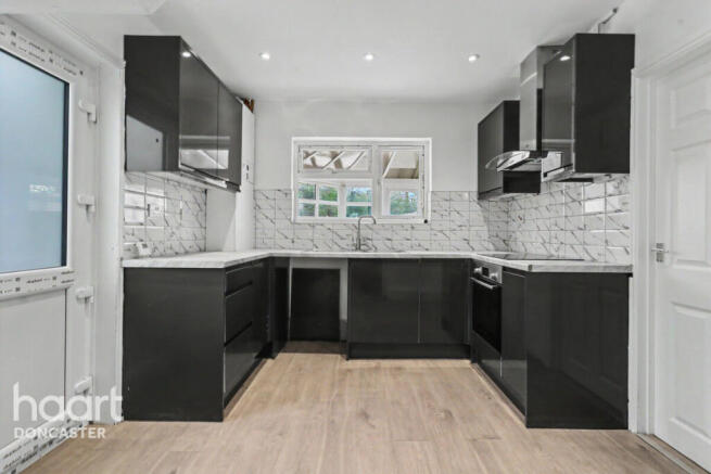 3 bed Semi-Detached for sale Image 12