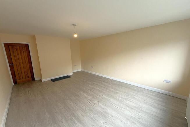 3 bed House to rent Image 6