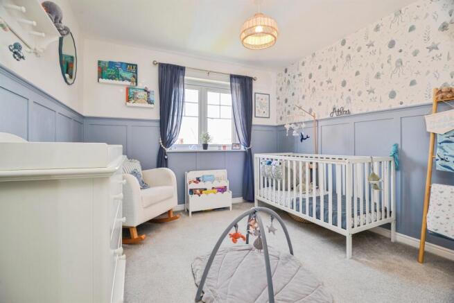 4 bed Semi-Detached for sale Image 9