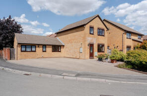 32, Highfields Close, Bristol BS34 8YB