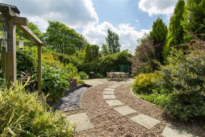 Rear Garden/ Enterta