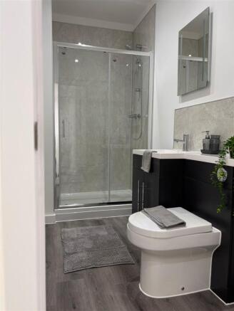1 bed Apartment to rent Image 6