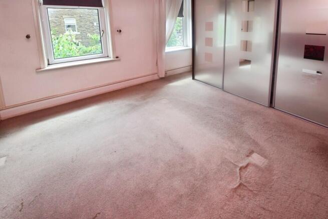3 bed Terraced for sale Image 6