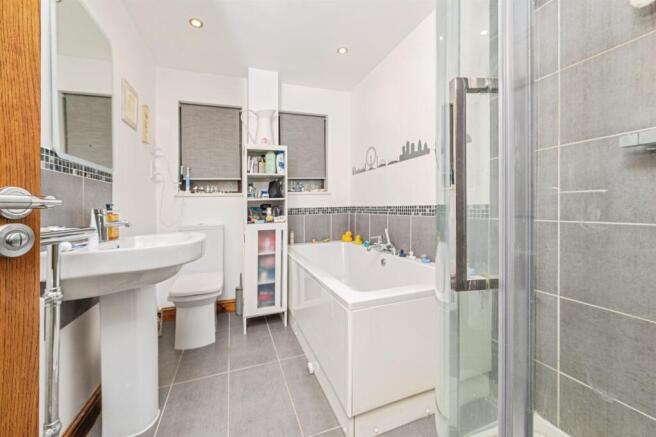3 bed Semi-Detached for sale Image 10
