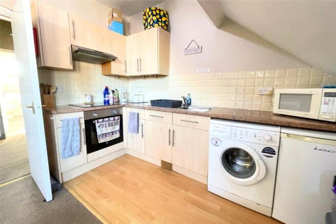 1 bed Apartment to rent Image 5