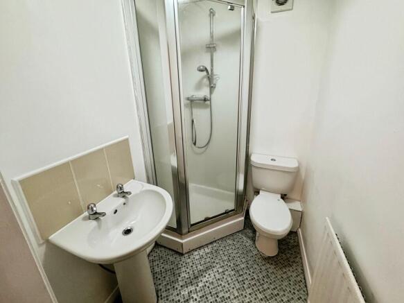 2 bed Flat to rent Image 6