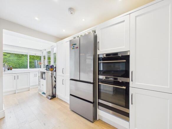 3 bed Semi-Detached for sale Image 10