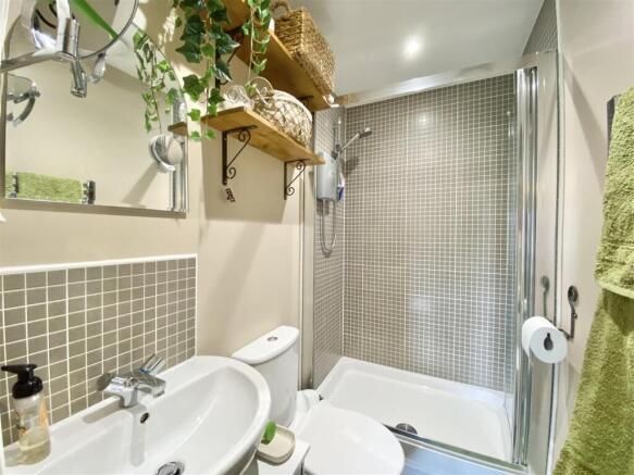 4 bed Detached for sale Image 12