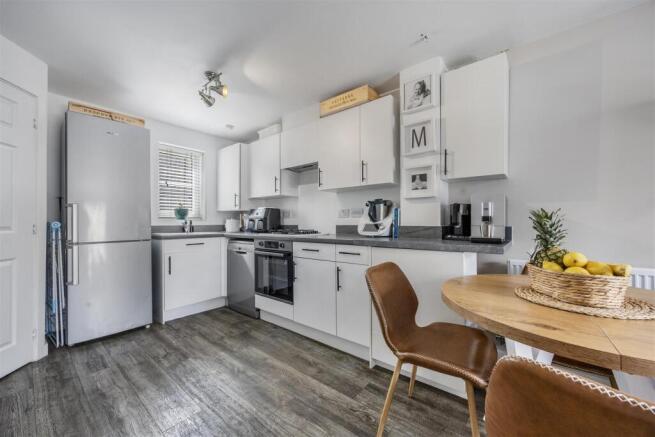 Kitchen 1.jpg