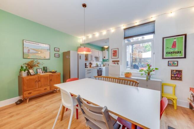 KITCHEN, DINING ROOM AND LOUNGE