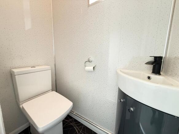 2 bed Semi-Detached to rent Image 7