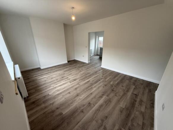 3 bed Terraced to rent Image 4