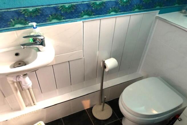 Cloakroom / WC