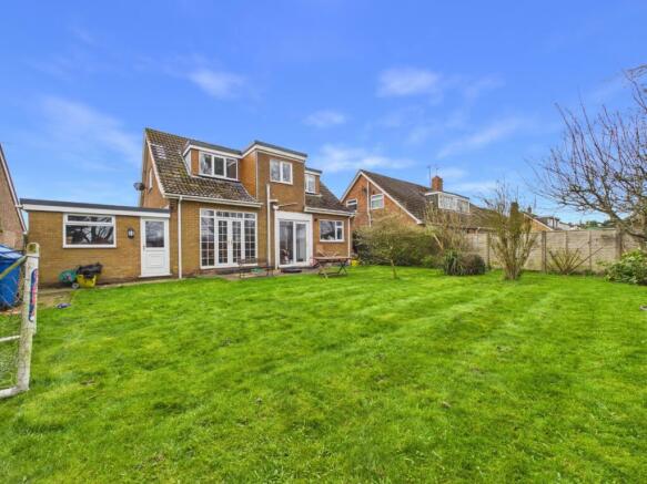 4 bed Detached for sale Image 4